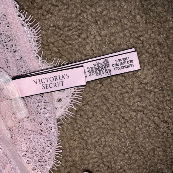 Victoria’s secret bralette - Picture 3 of 3